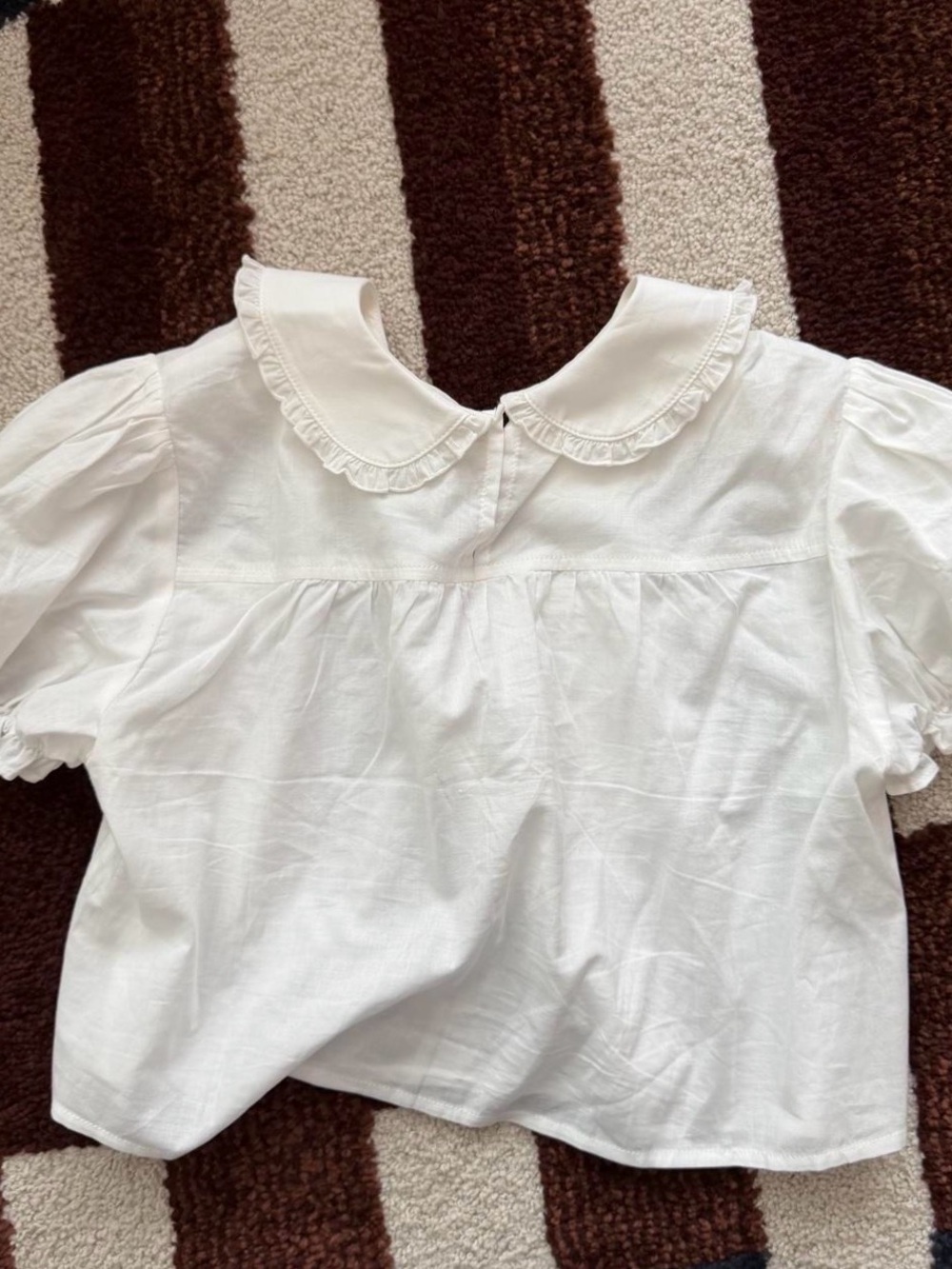 White Cropped Peter Pan Blouse - Picture 5 of 5